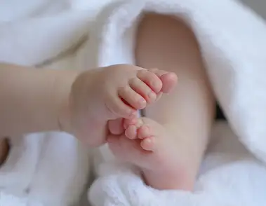 Piękne stopy przez cały rok: porady